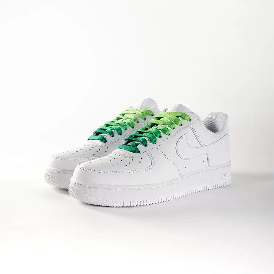 lacets de couleurs dégradés Croco de la marque Sweetlaces sur une paire de Nike Air Force 1 Low