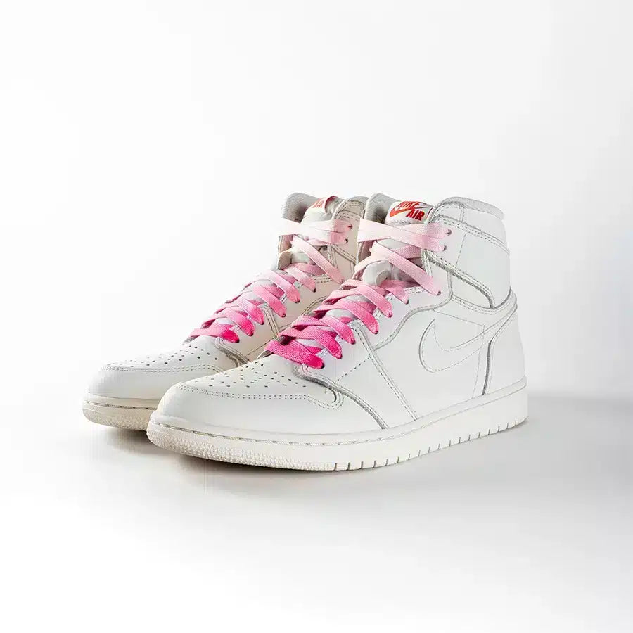 lacets de couleurs dégradés Barbapapa rose de la marque Sweetlaces sur une paire de Nike Air Jordan 1 High