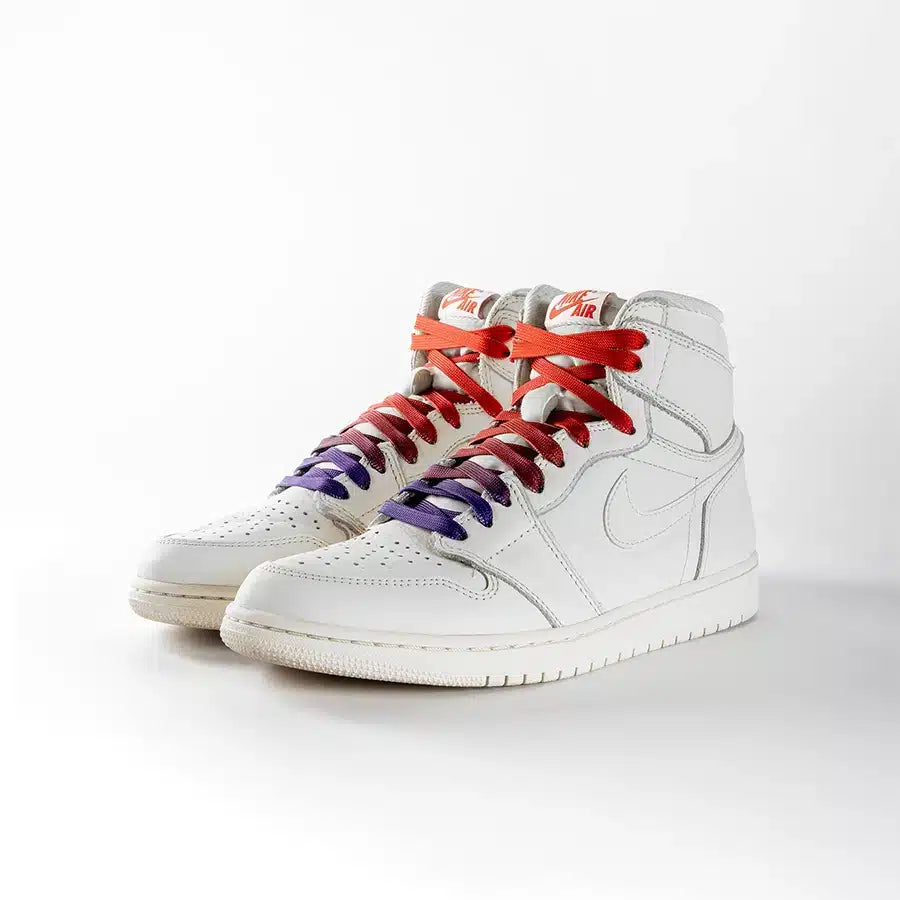 lacets de couleurs dégradés Cherry rouge de la marque Sweetlaces sur une paire de Nike Air Jordan 1 High