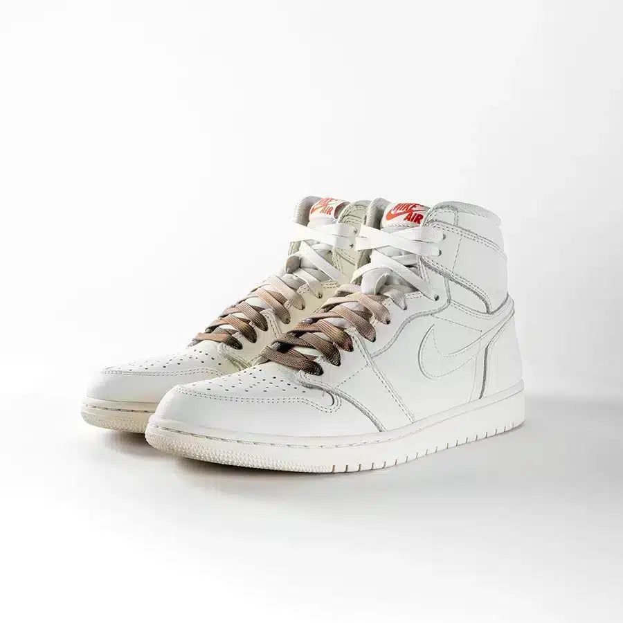 lacets de couleurs dégradés Chococo marron de la marque Sweetlaces sur une paire de Nike Air Jordan 1 High