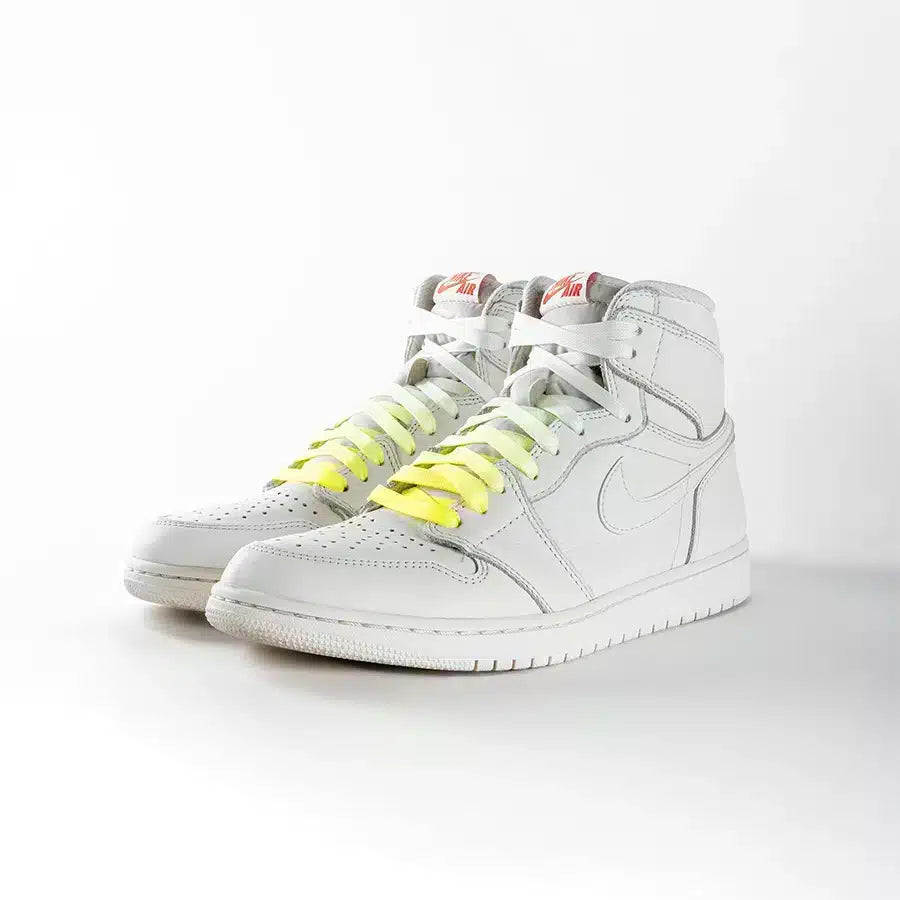 lacets de couleurs dégradés Fizz fluo de la marque Sweetlaces sur une paire de Nike Air Jordan 1 High