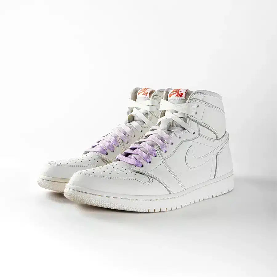 lacets de couleurs dégradés Lila violet de la marque Sweetlaces sur une paire de Nike Air Jordan 1 High