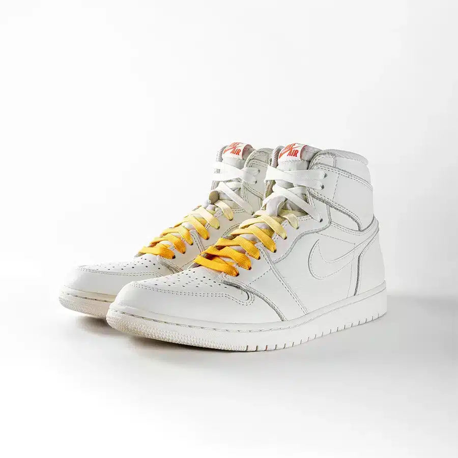 lacets de couleurs dégradés Nuggets orange de la marque Sweetlaces sur une paire de Nike Air Jordan 1 High