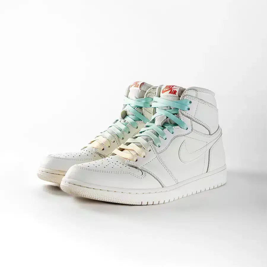 lacets de couleurs dégradés Pistacchio vert de la marque Sweetlaces sur une paire de Nike Air Jordan 1 High